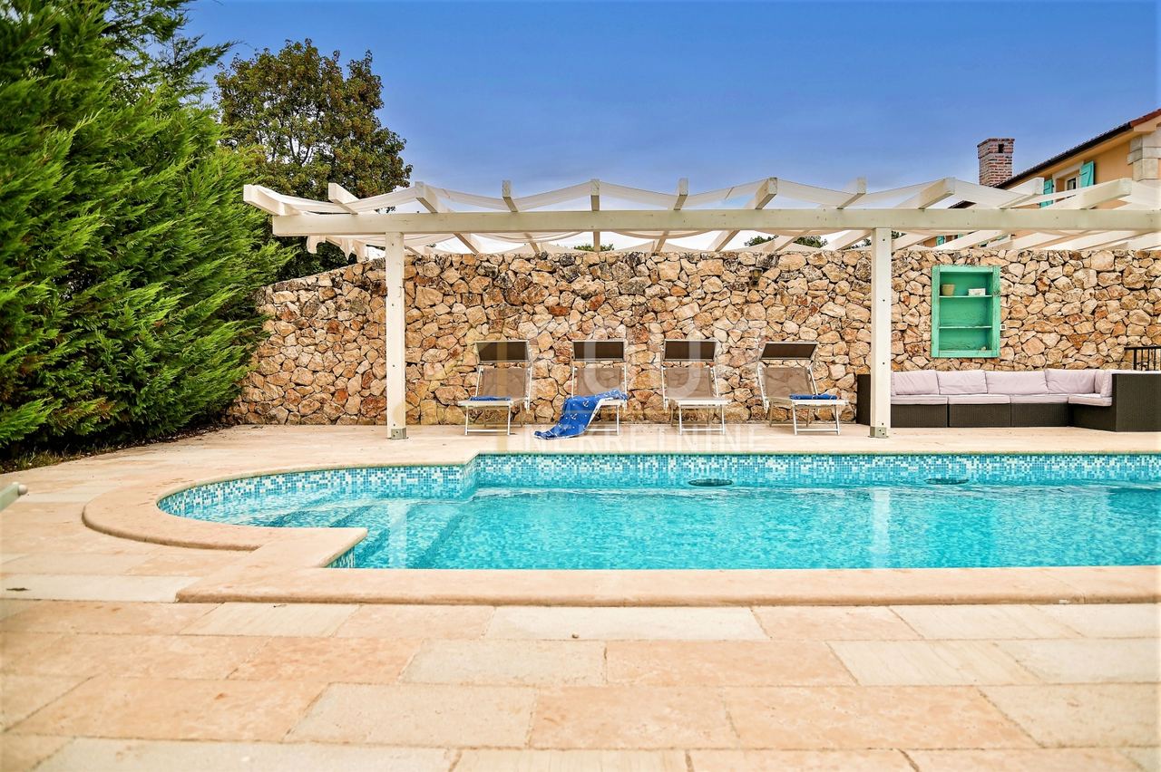 Casa u Dobrinju, 216m², 4 sobe, slika 4