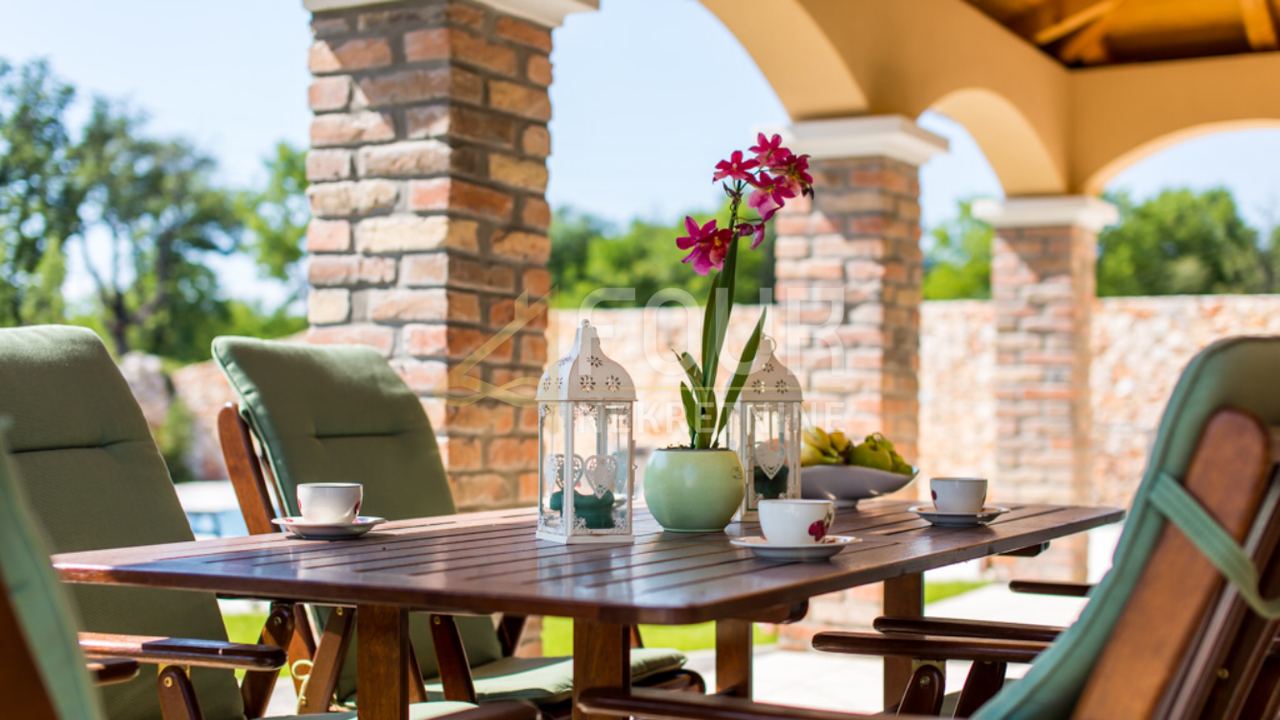Casa u Dobrinju, 216m², 4 sobe, slika 5