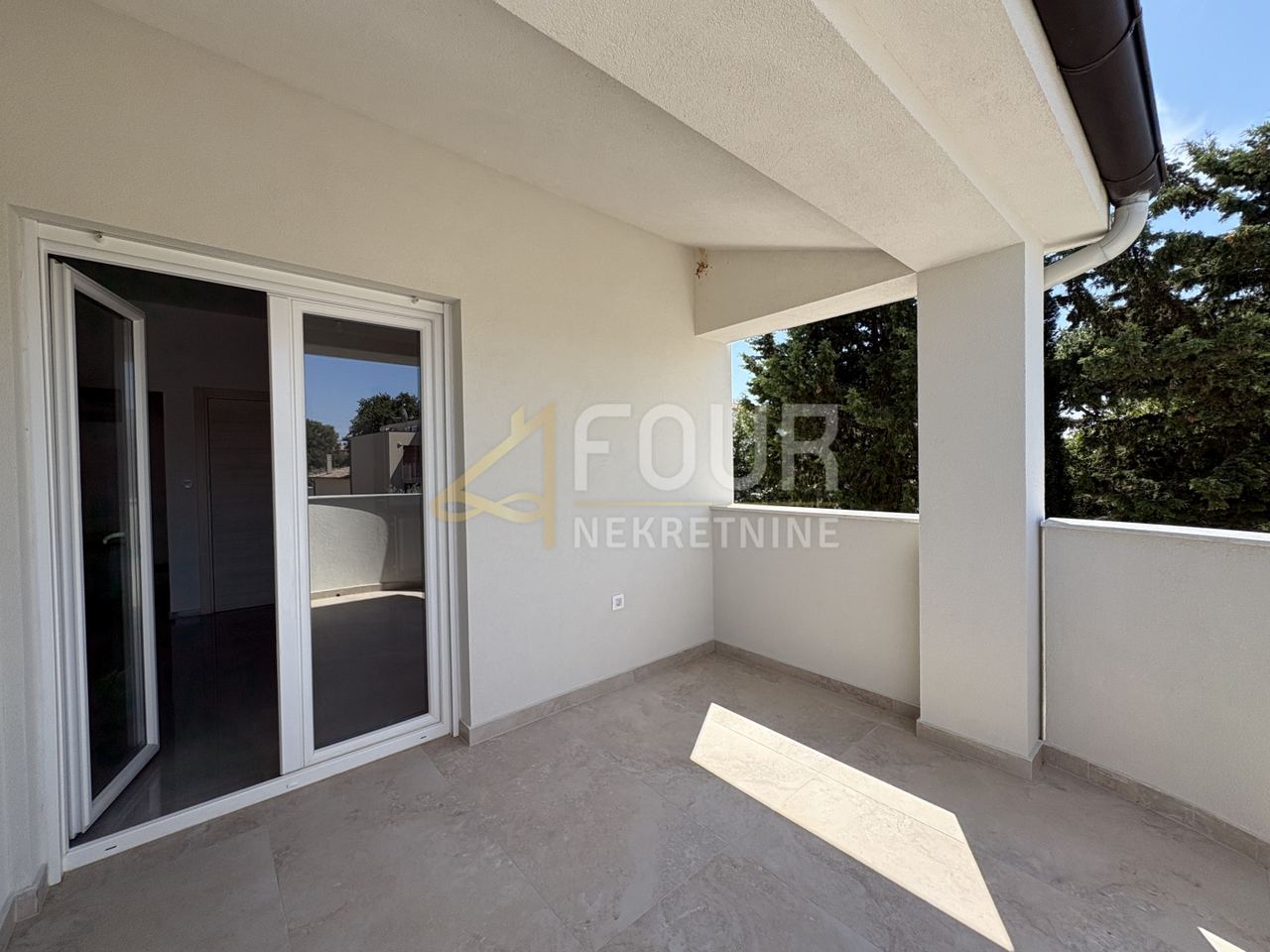 Wohnung u Ližnjanu, 91.13m², 3 sobe