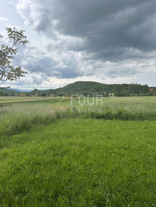 Land u Otočcu, 5747m²