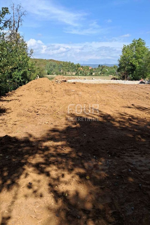 Land u Otočcu, 5747m², slika 2