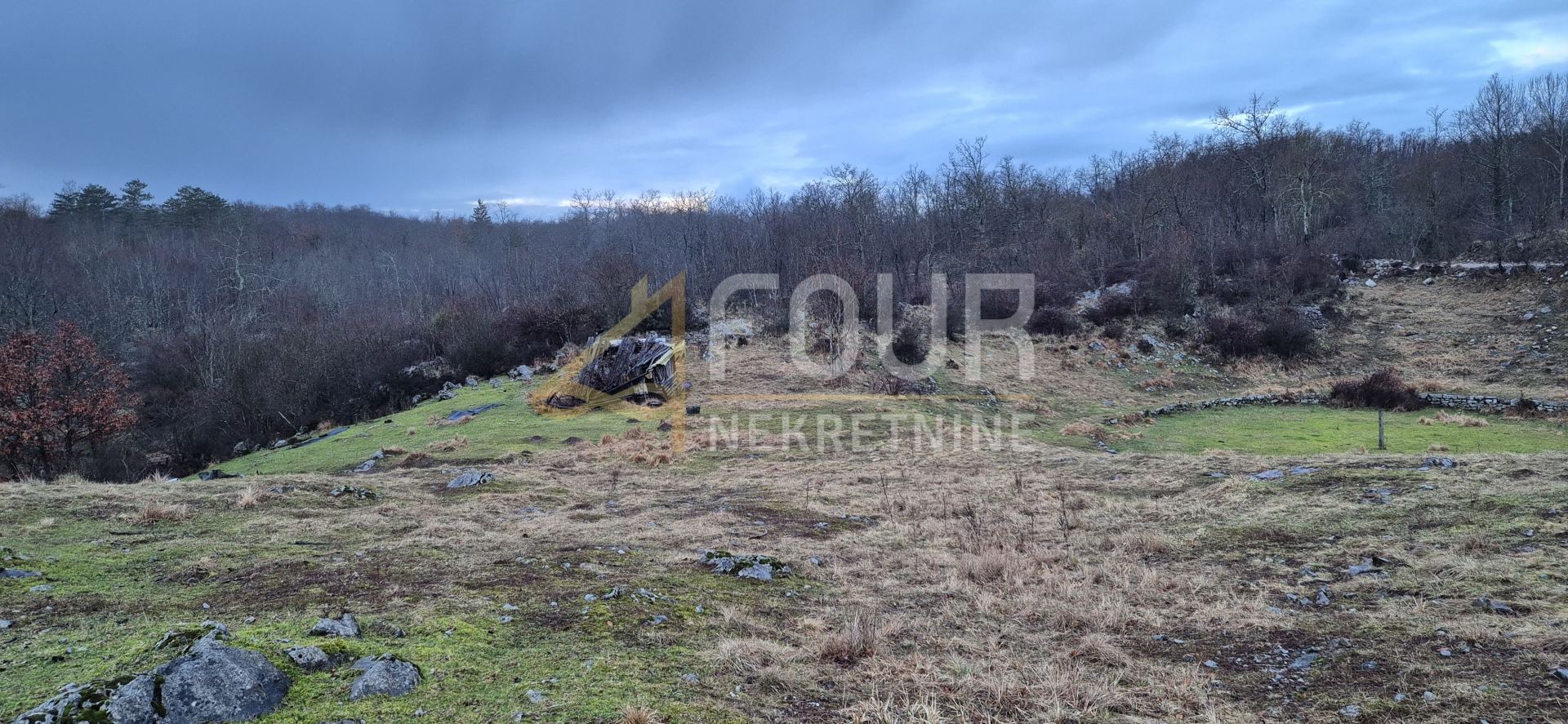 Land u Klani, 900m², slika 5