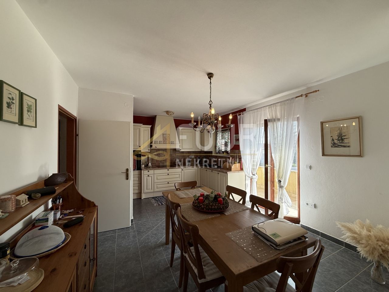House u Vodnjanu, 421.51m², 5 soba, slika 3