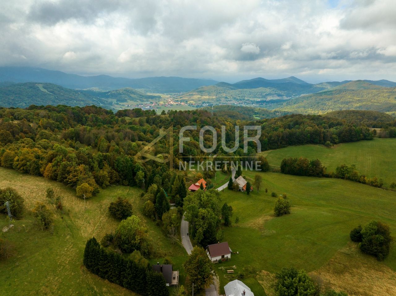 Grundstück u Mrkopalju, 1000m²