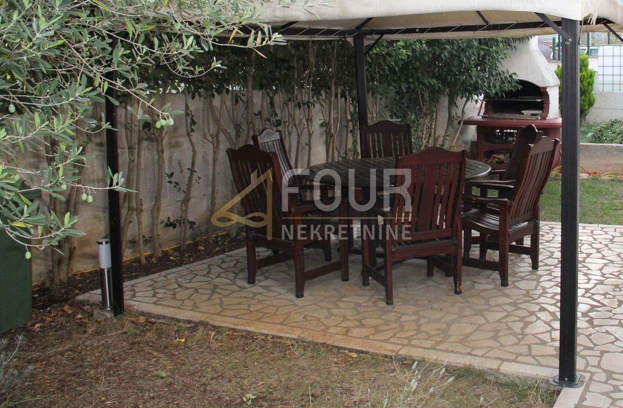 Wohnung u Rovinju, 58.2m², 2 sobe