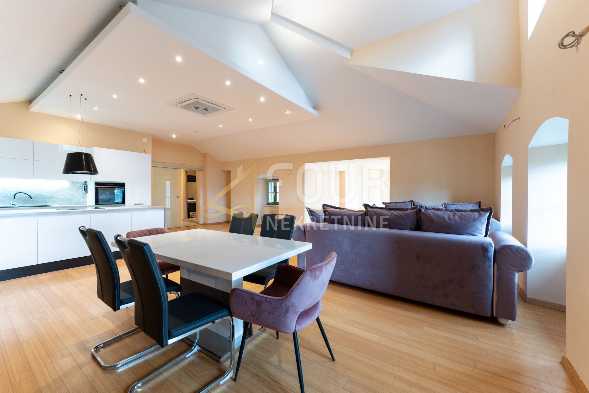 Stan u Opatiji, 185m², 3 sobe, slika 3