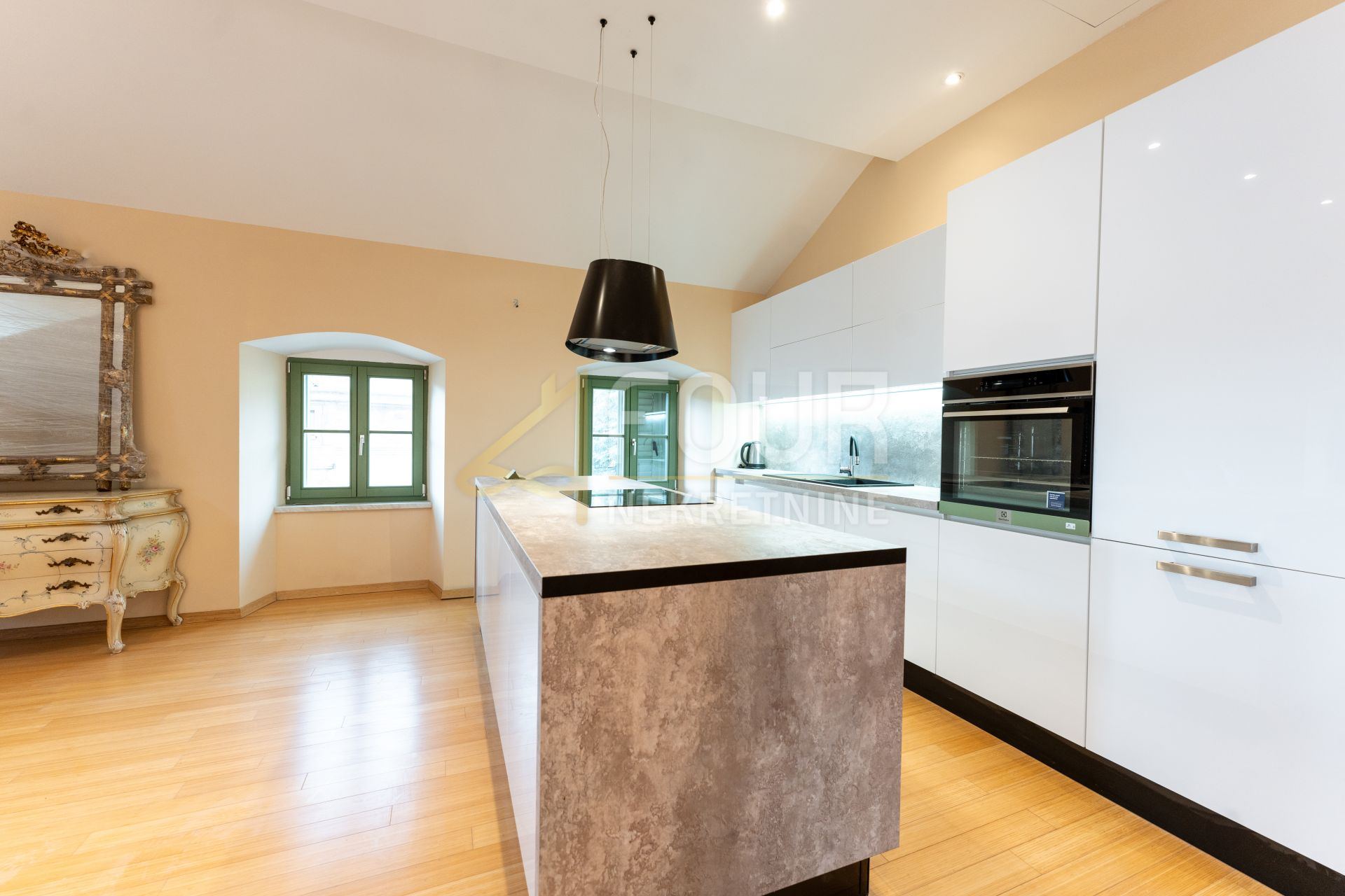Stan u Opatiji, 185m², 3 sobe, slika 4