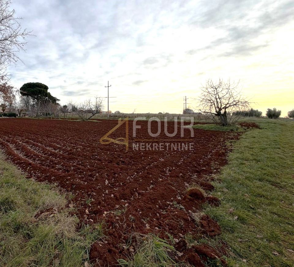 Grundstück u Kaštelir-Labinciu, 1180m²