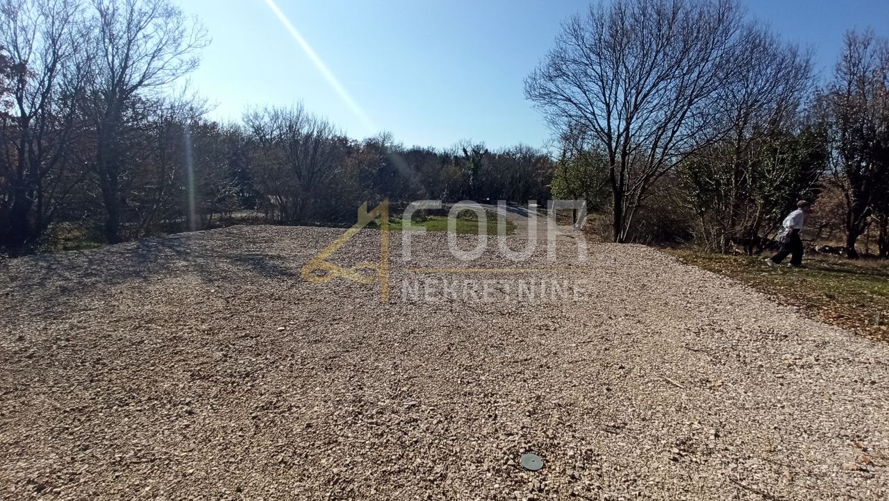Land u Buzetu, 569m², slika 2