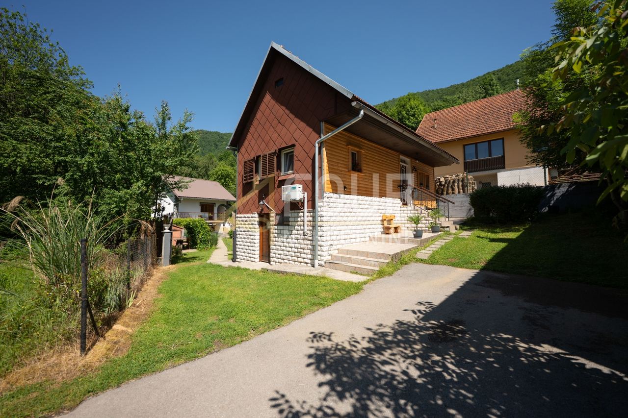 Casa u Delnicama, 220m², 3 sobe