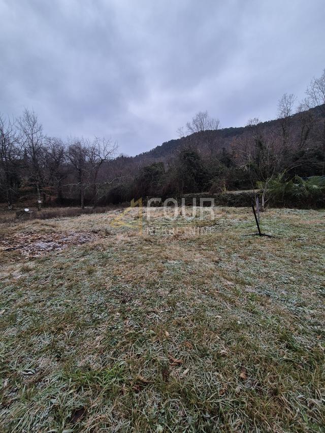 Grundstück u Lovranu, 1674m²