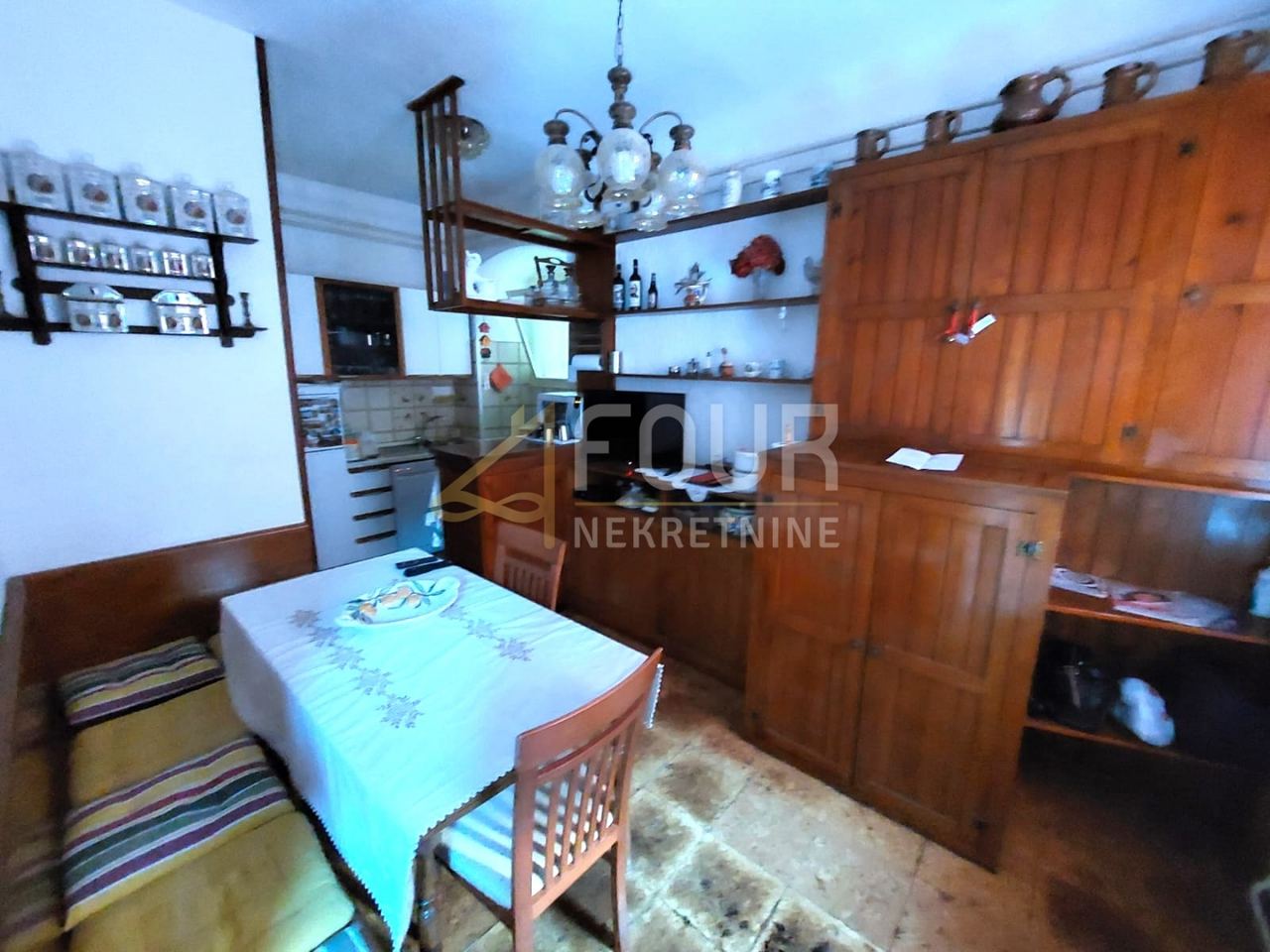 Casa u Mali Lošinju, 240m², 6 soba, slika 3