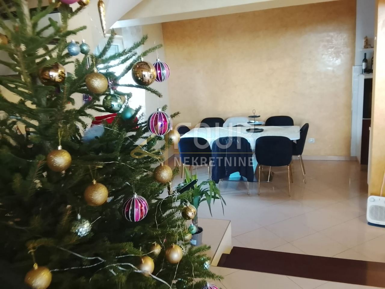 Kuća u Kastavu, 300m², 6 soba, slika 4