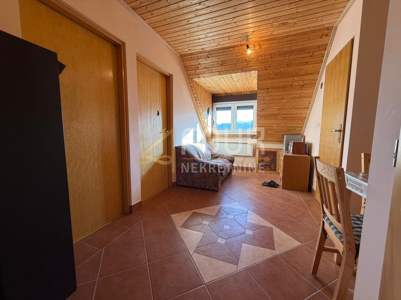 Haus u Mrkopalju, 290m², 4 sobe