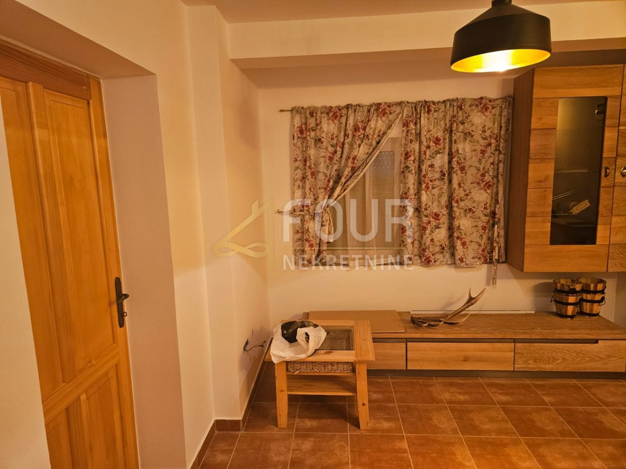 Casa u Mrkopalju, 290m², 4 sobe, slika 2