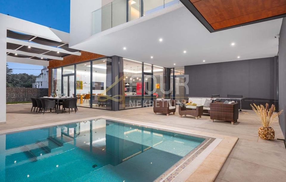 Haus u Ližnjanu, 268m², 4 sobe, slika 5