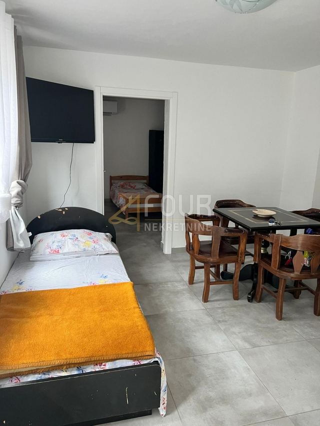 Haus u Kostreni, 340m², 8 soba, slika 2