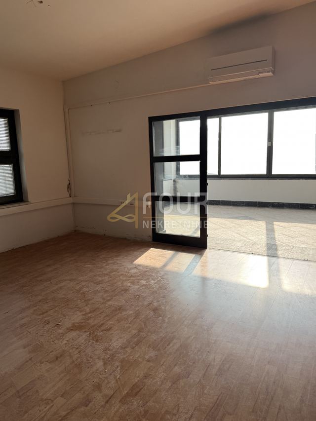 Locale commerciale u Matuljiu, 140.45m², slika 5