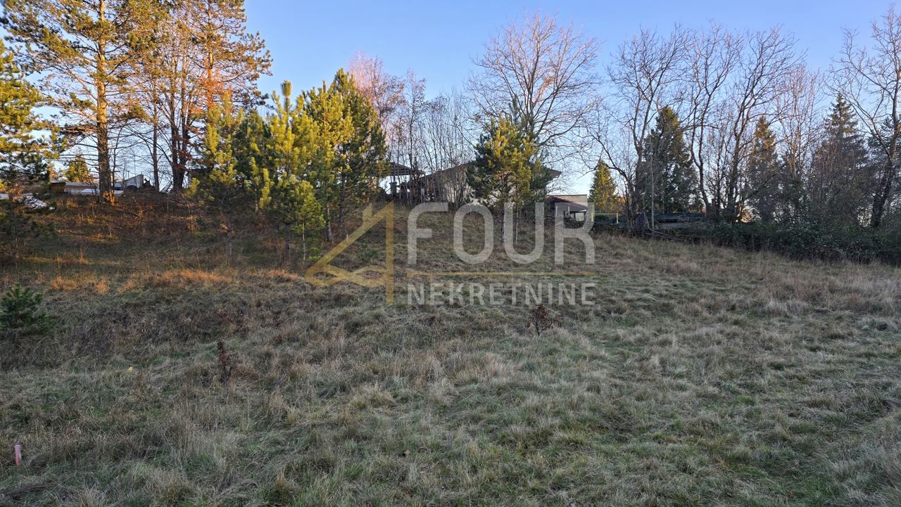 Grundstück u Klani, 828m²