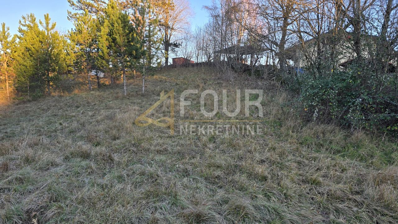 Land u Klani, 828m², slika 2