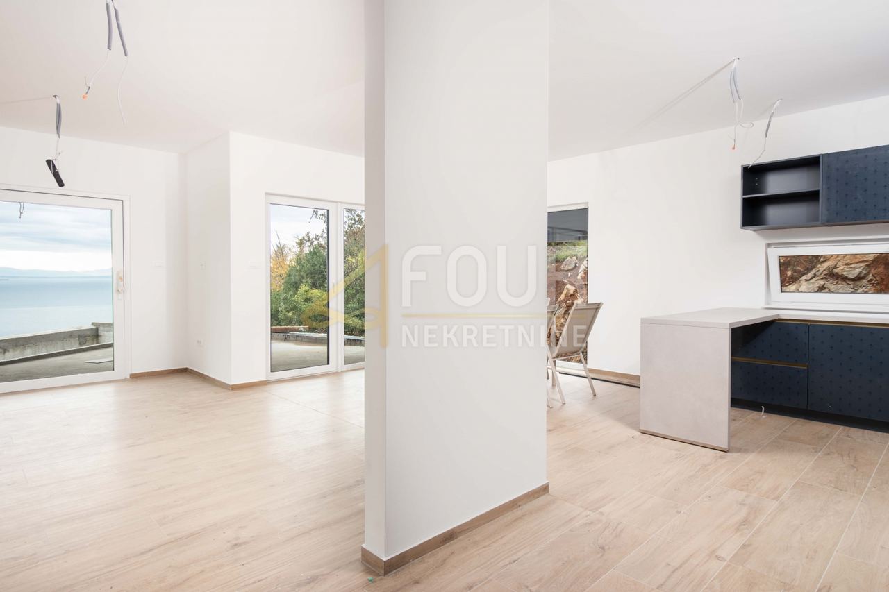 Haus u Opatiji, 267.73m², 4 sobe, slika 5