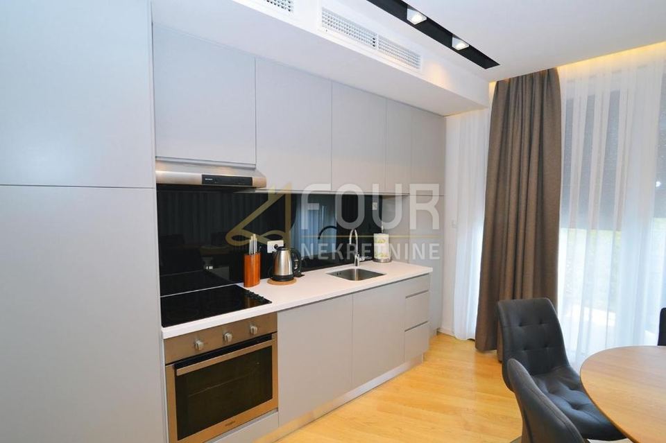 House u Opatiji, 2000m², slika 4