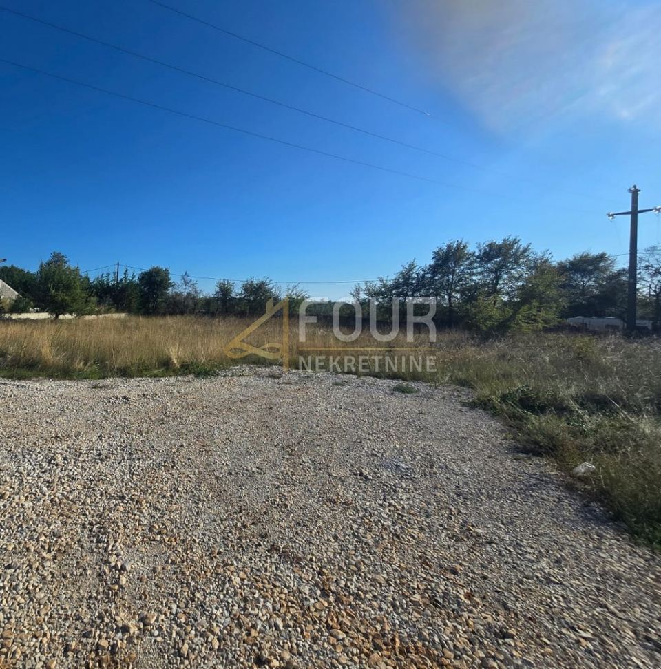 Grundstück u Vodnjanu, 659m²
