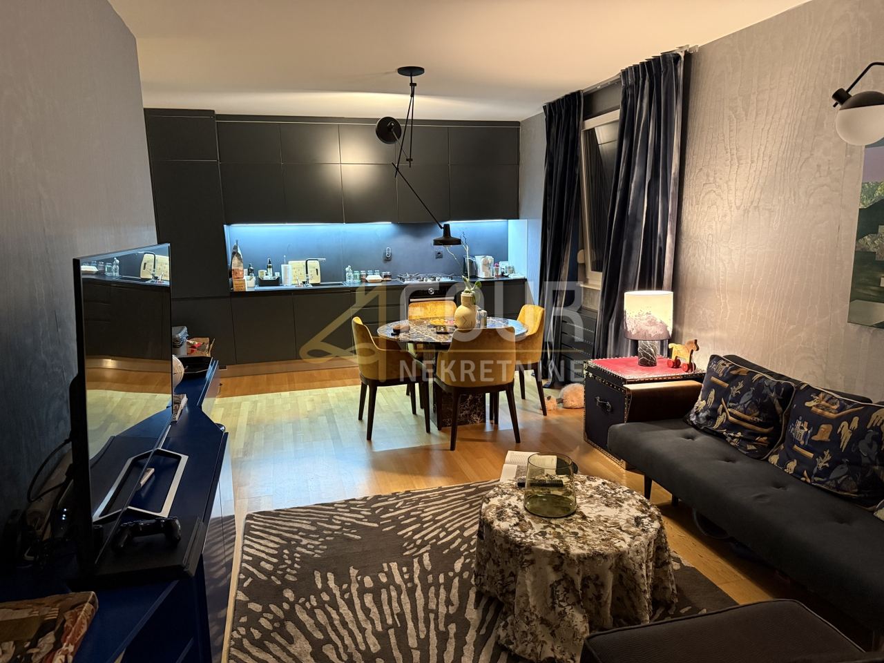 Stan u Rijeci, 141.1m², 2 sobe