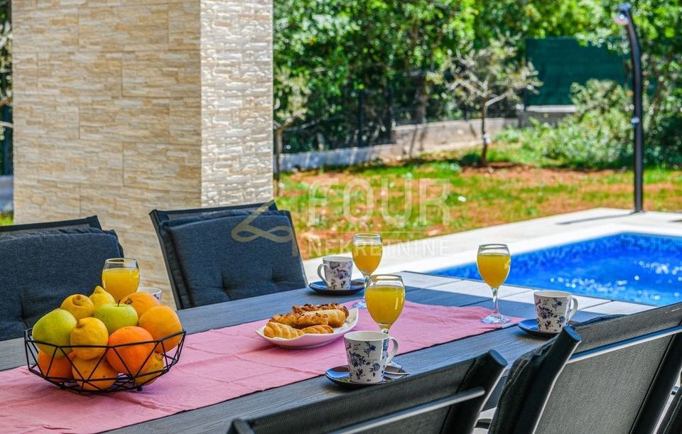 Casa u Labinu, 126m², 3 sobe, slika 4