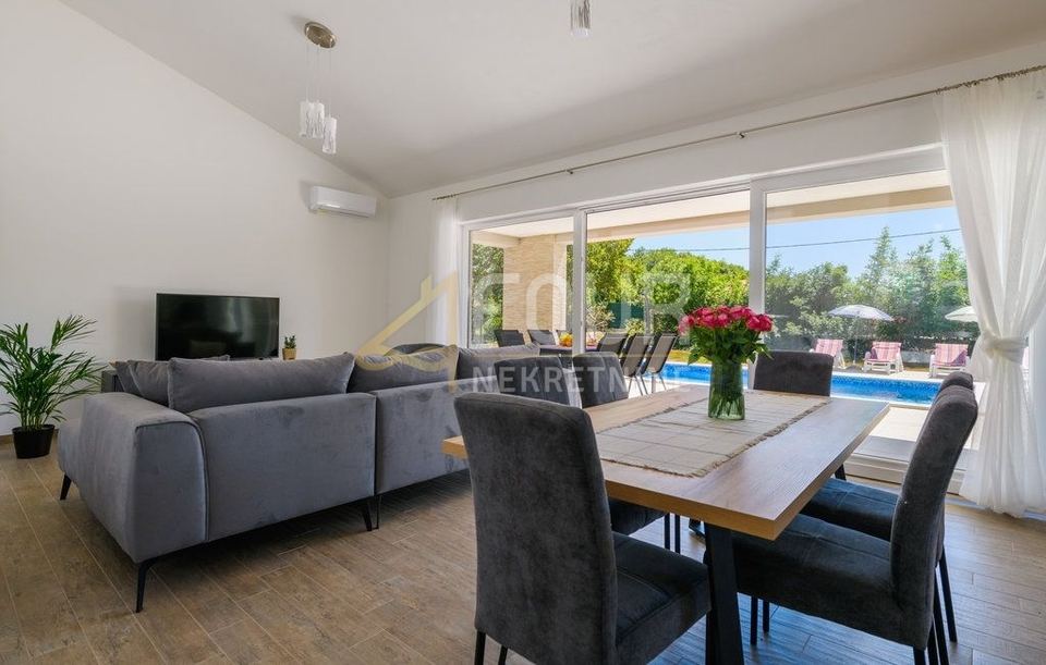 Casa u Labinu, 126m², 3 sobe, slika 5