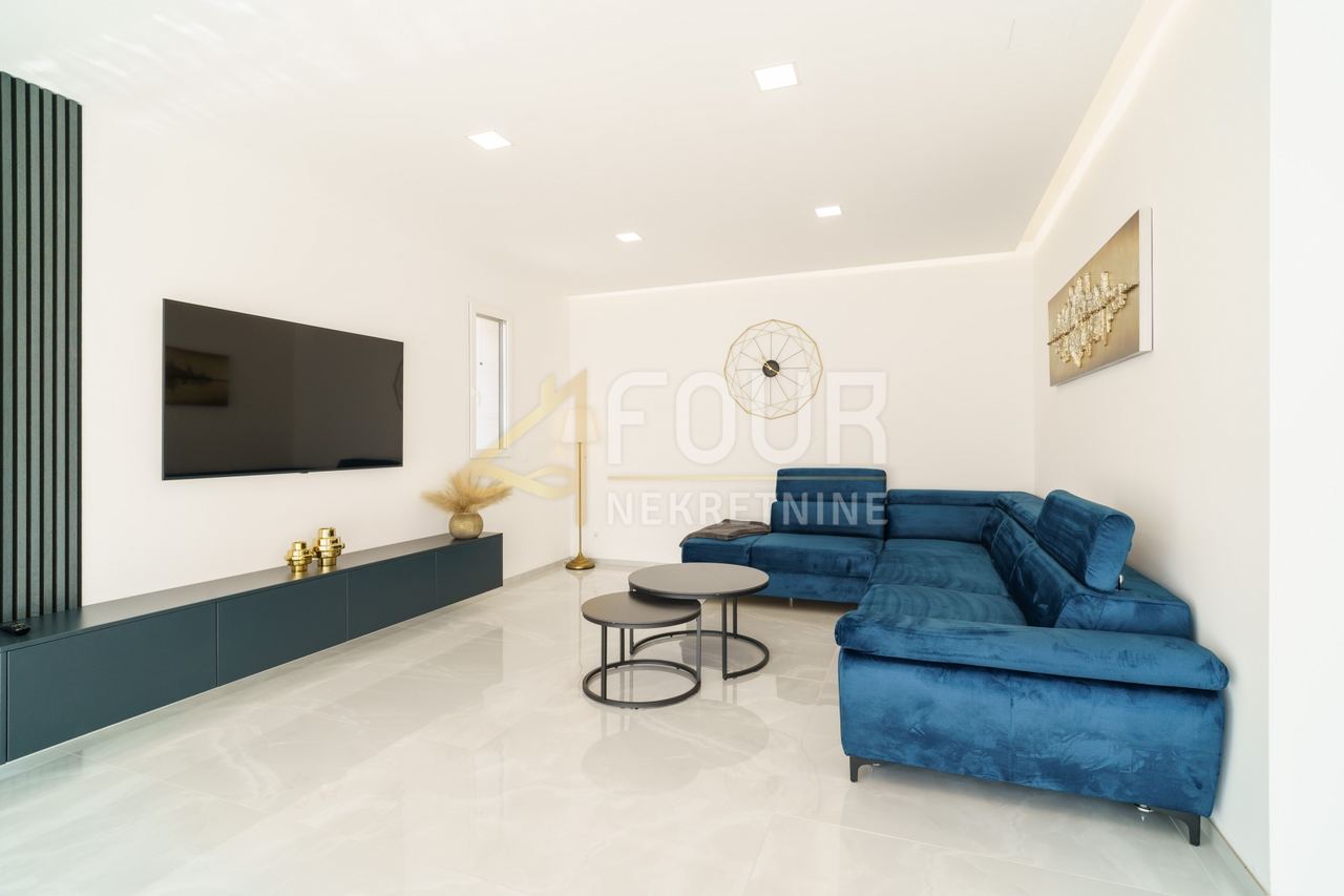 Casa u Vinodolskoj općini, 109m², 3 sobe, slika 2