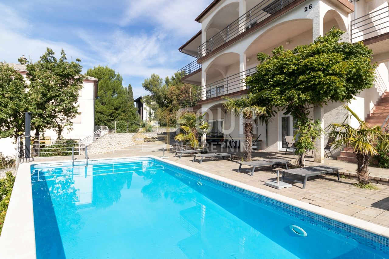 Casa u Crikvenici, 602m², 8 soba
