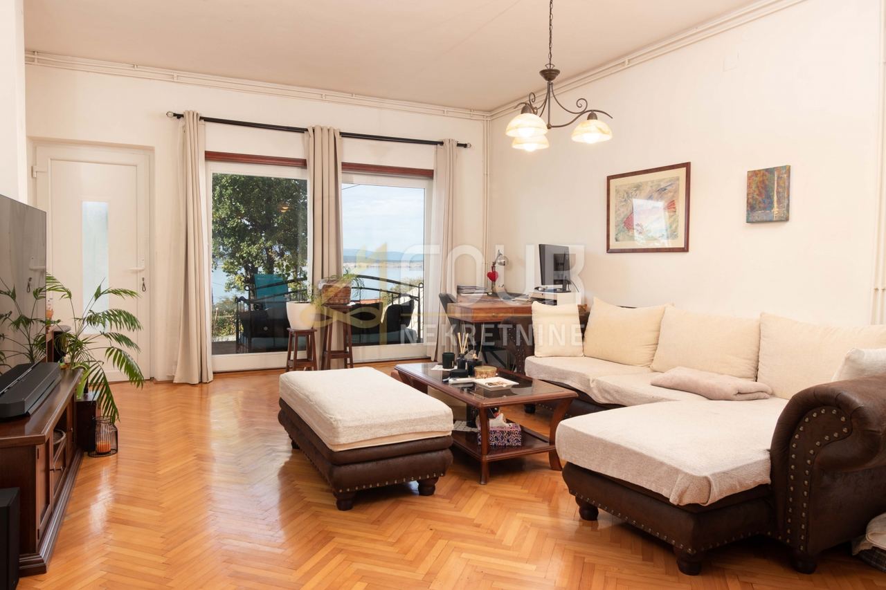 Haus u Crikvenici, 602m², 8 soba, slika 2