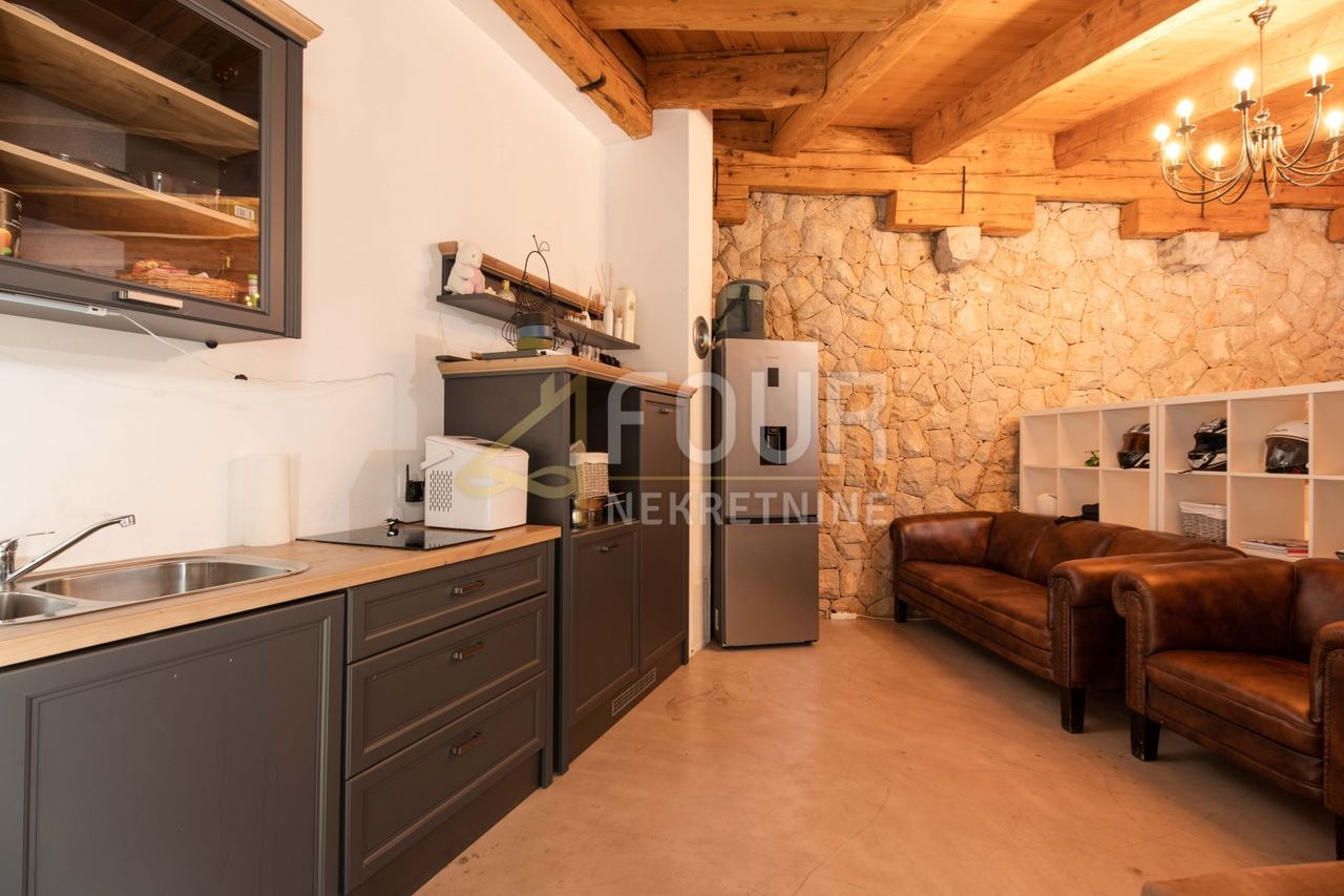 Haus u Crikvenici, 602m², 8 soba, slika 5