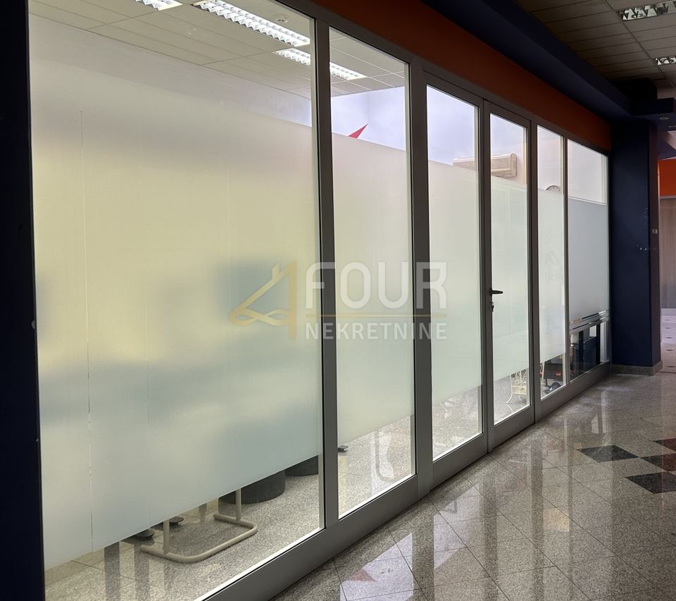 Commercial Space u Viškovu, 23.4m²