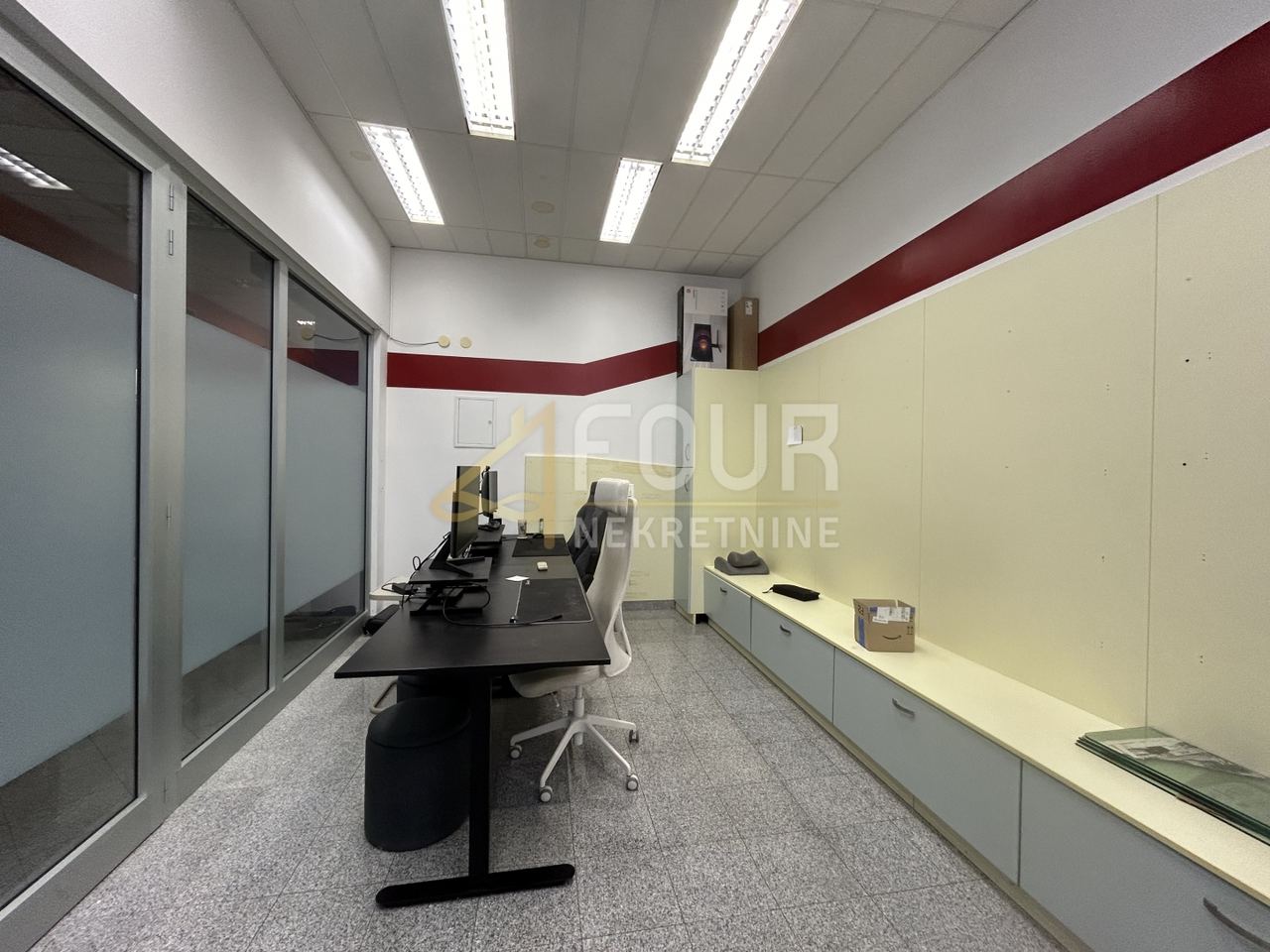 Locale commerciale u Viškovu, 23.4m², slika 3
