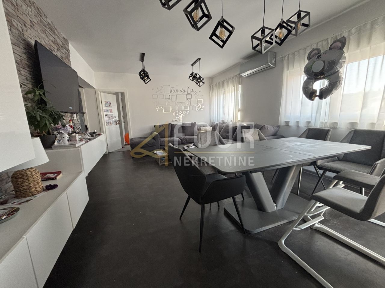 Kuća u Ogulinu, 336m², 8 soba, slika 3