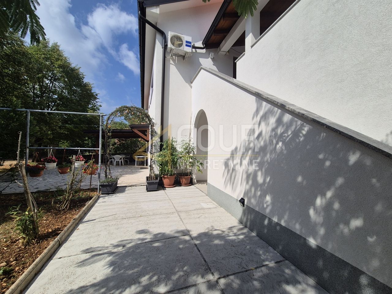 House u Dobrinju, 352m², slika 4