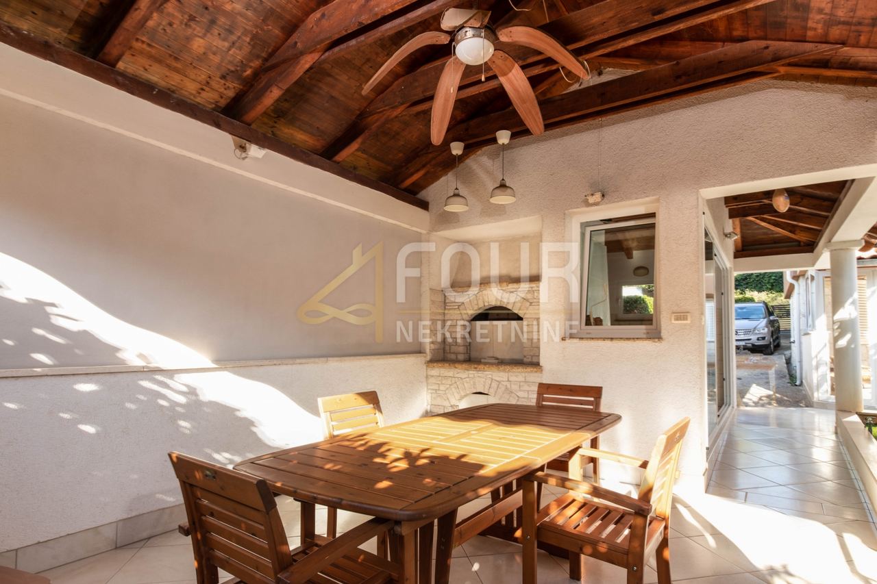 Appartamento u Pola (Pula)u, 212m², 3 sobe, slika 2
