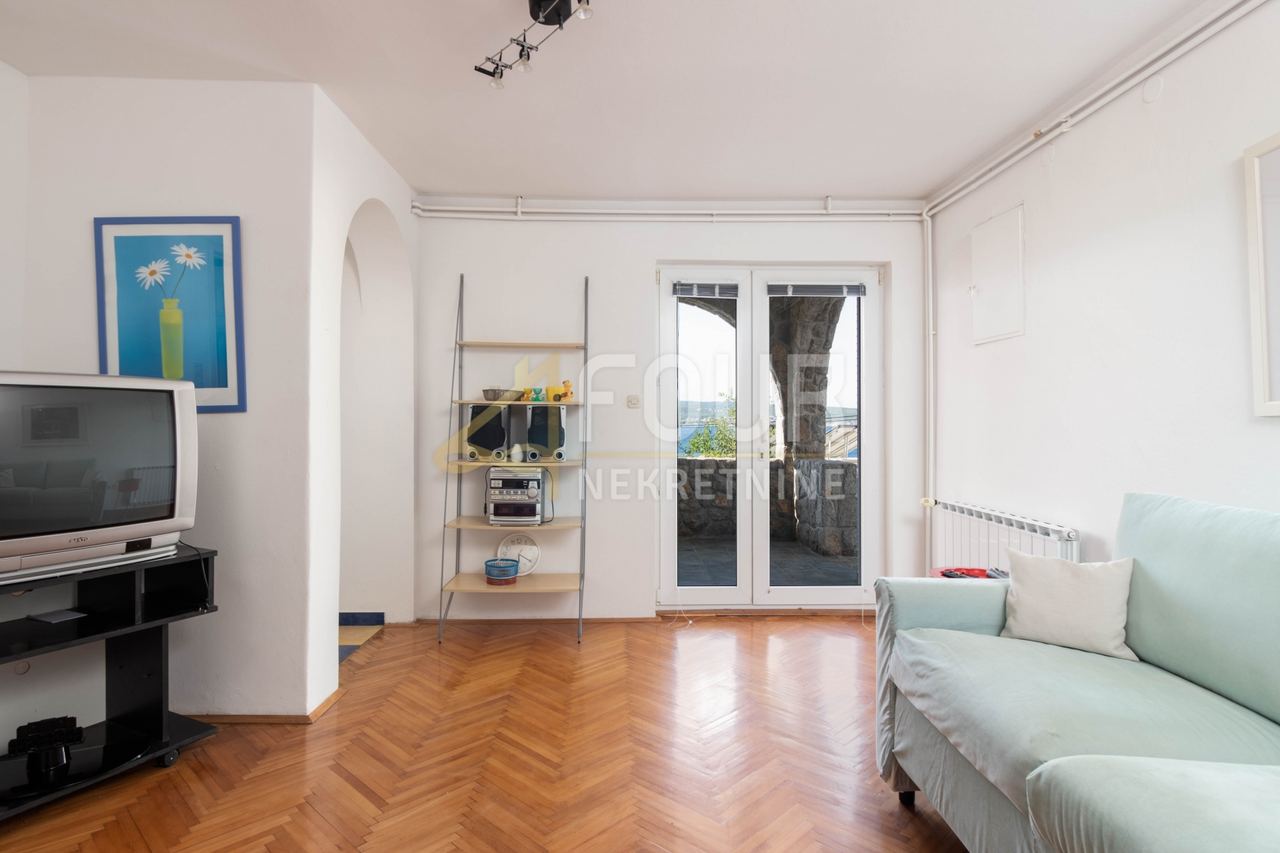 Haus u Crikvenici, 224m², 6 soba, slika 4