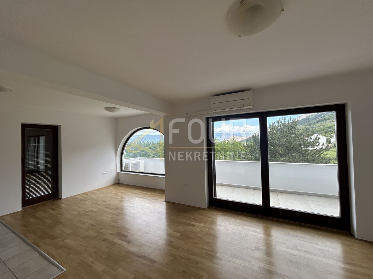 Appartamento u Baškoj, 72.74m², 2 sobe