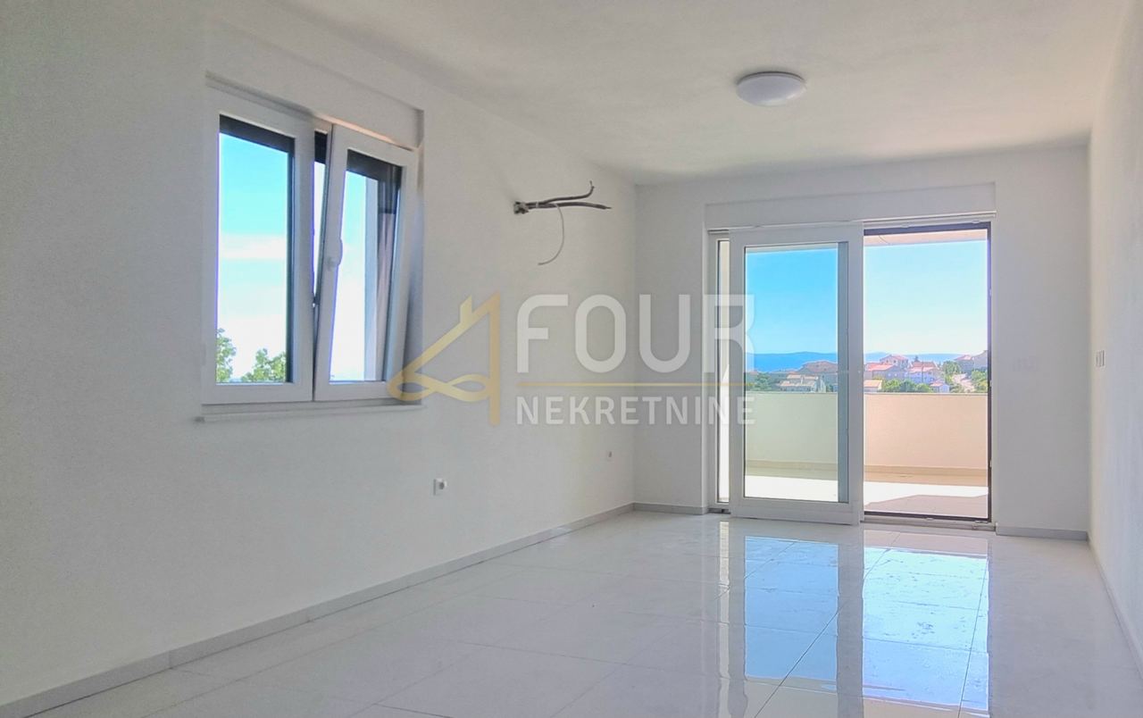 Wohnung u Novi Vinodolskiu, 65.67m², 2 sobe