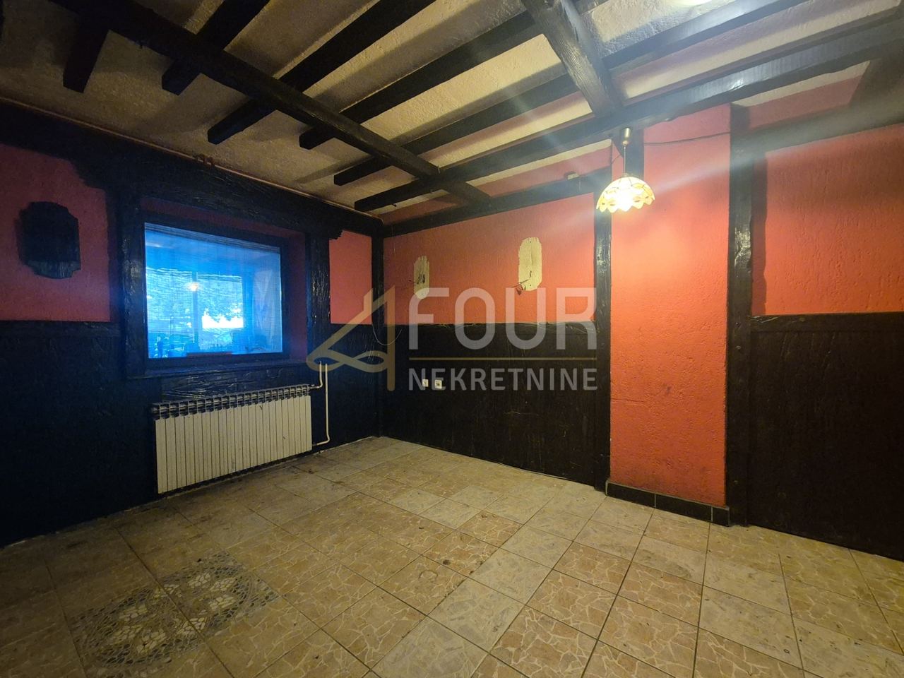 Commercial Space u Delnicama, 200m²