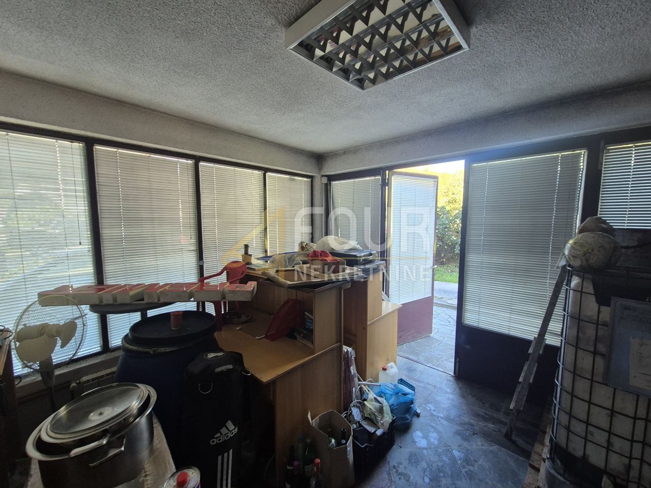 Poslovni Prostor u Delnicama, 200m², slika 4