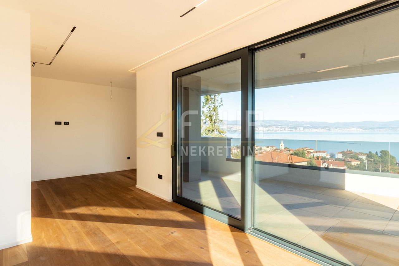 Wohnung u Lovranu, 75.88m², 2 sobe