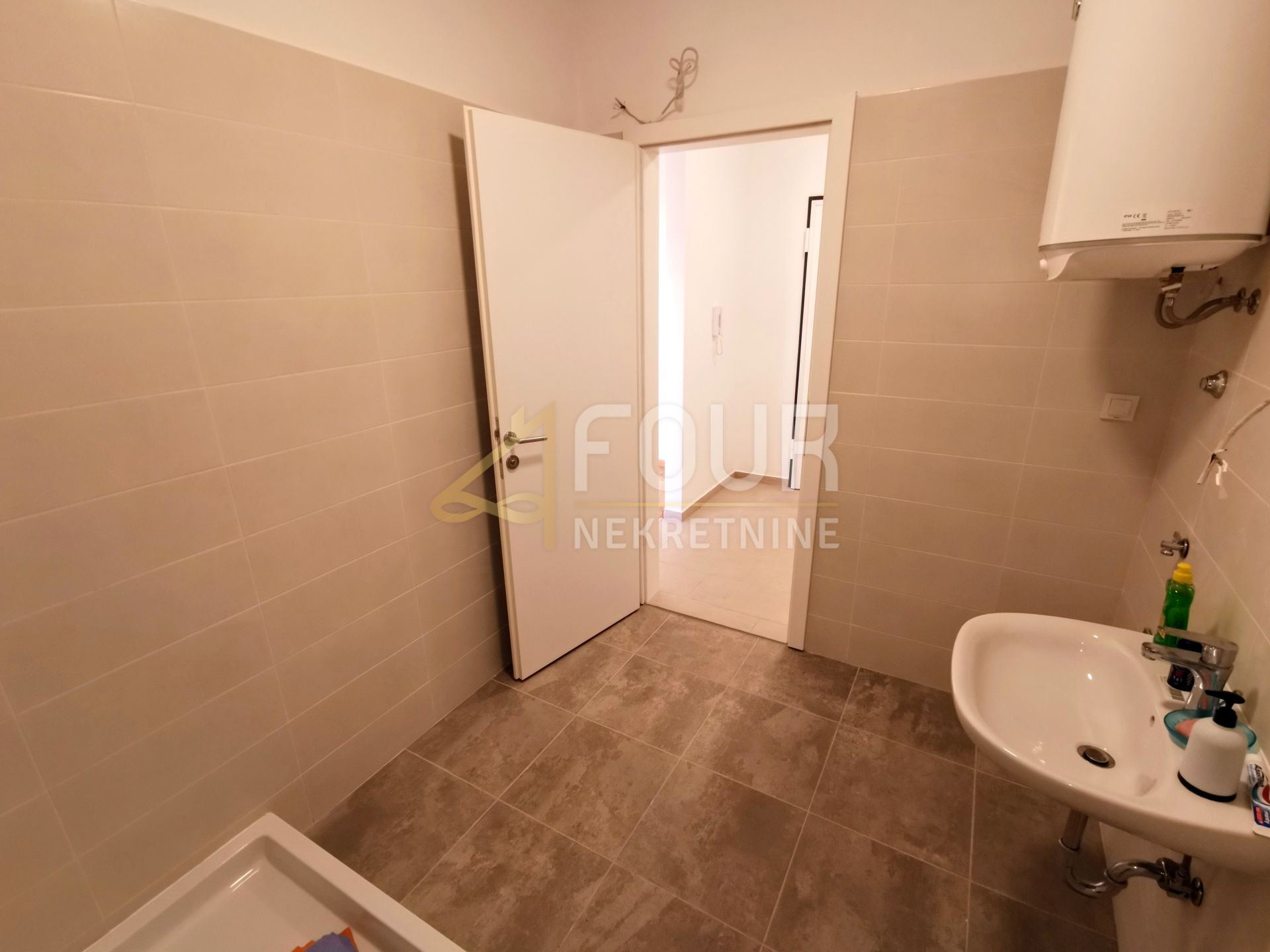 Stan u Lovranu, 59.48m², 1 soba, slika 5