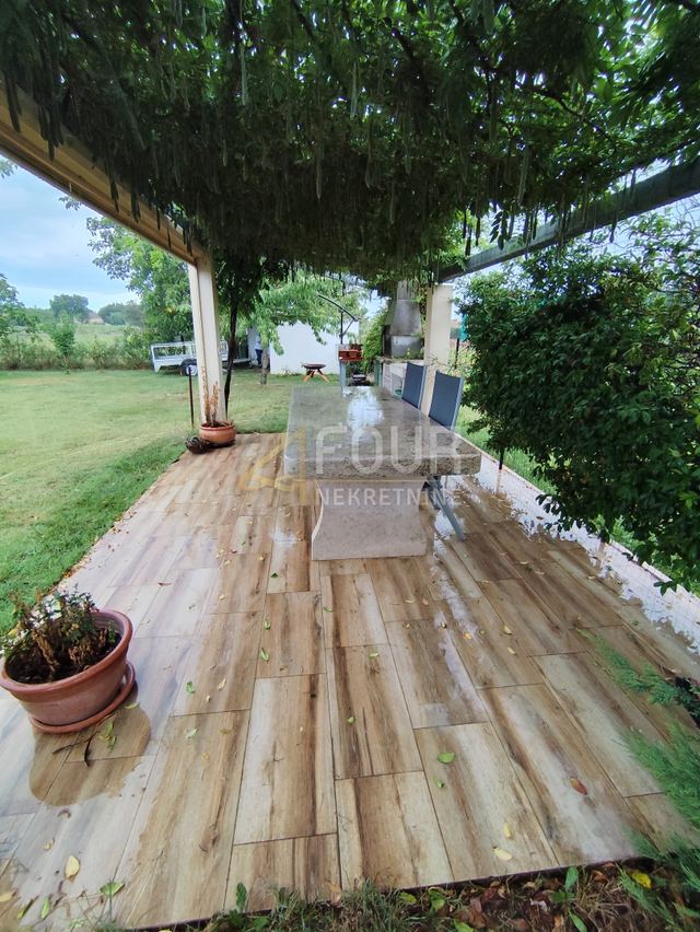 Haus u Ližnjanu, 103m², 1 soba, slika 5
