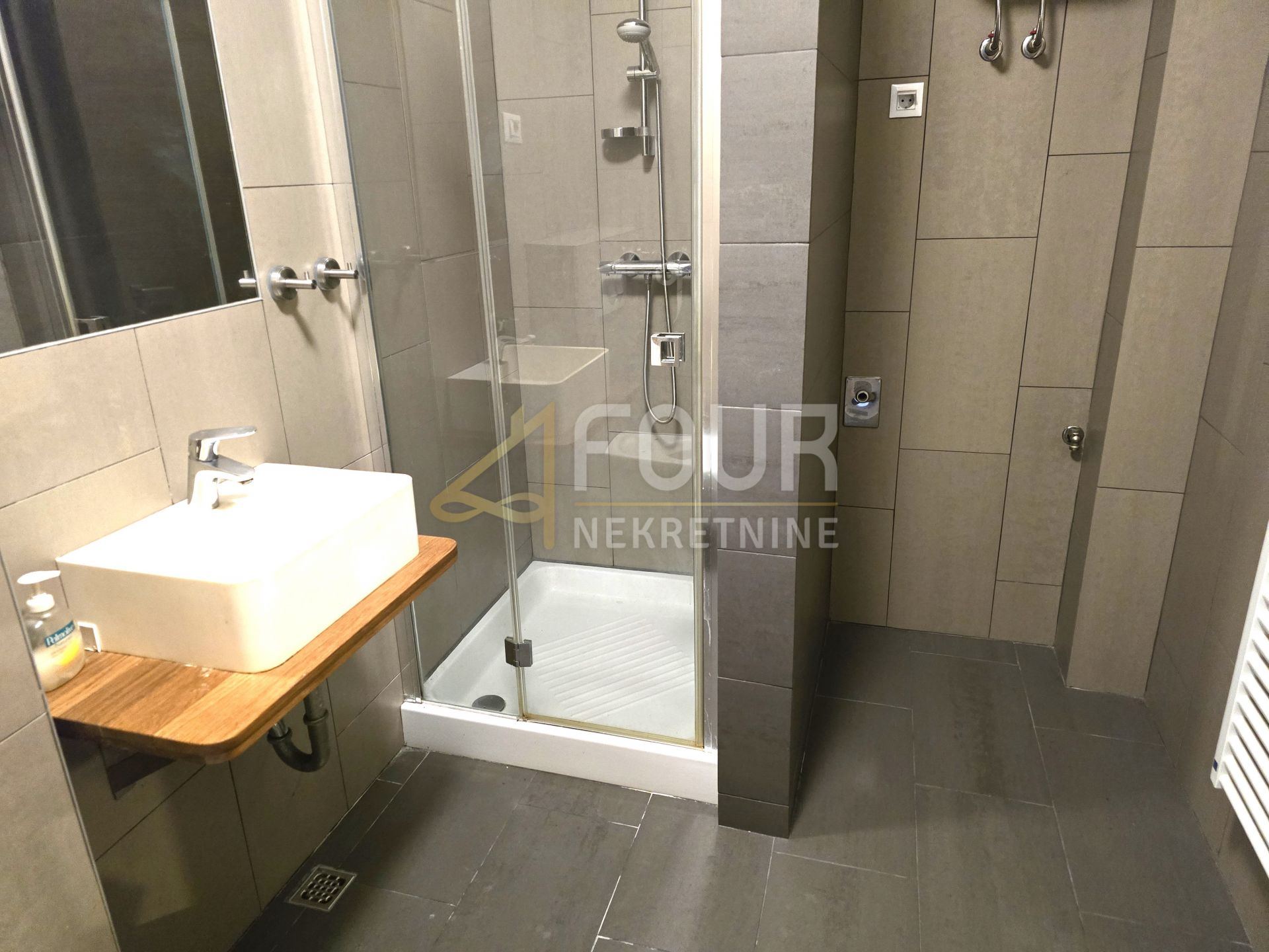 Locale commerciale u Rijeci, 99.1m², slika 5