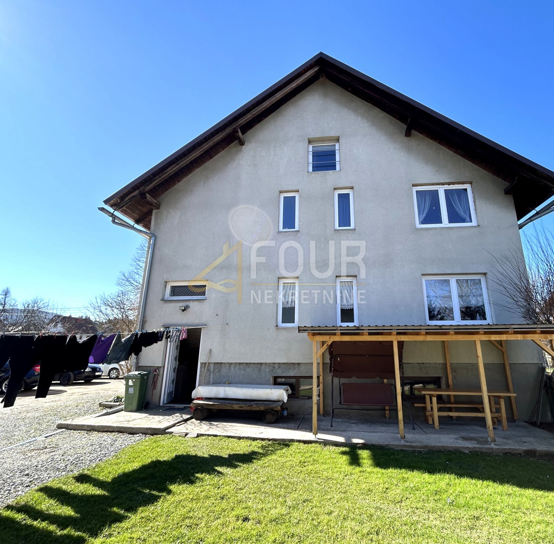 House u Ravna Gori, 250m²