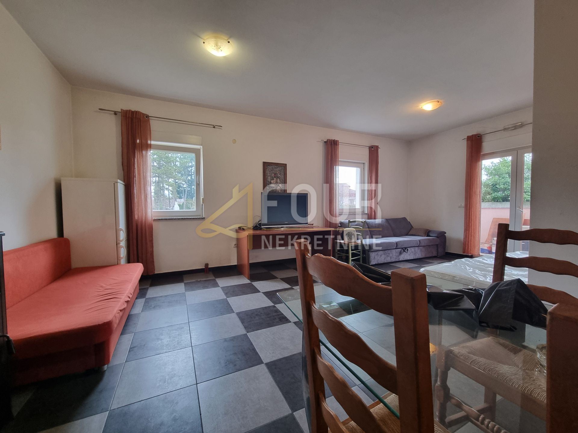 Wohnung u Jelenju, 77.7m², 2 sobe
